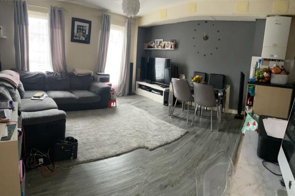 2 bedroom flat needing a 3 bedroom mutual exchange